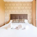 A&n Spacious Family With Pool & Parking Apartmán