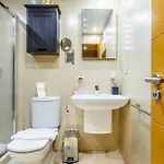 A&n Spacious Family With Pool & Parking Apartmán