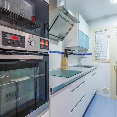 Apartmán A&n Spacious Family With Pool & Parking
